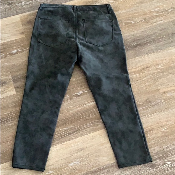 Express-Mid Rise Faux Suede Ankle Leggings EUC - Picture 3 of 6